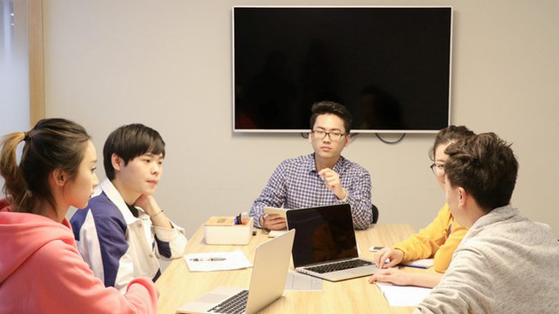 中小企业IT外包还是自建团队？解析企业信息化建设的双面选择